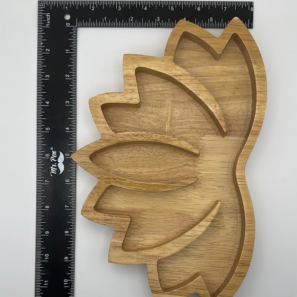 Lotus Shaped Wooden Tray - Picture 2 of 5